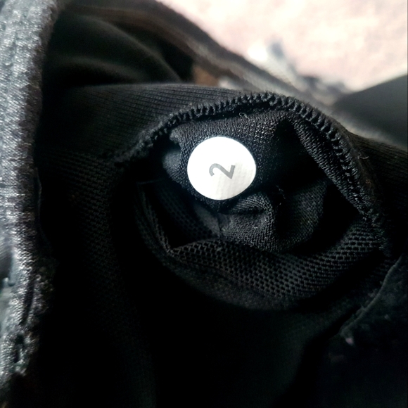 Lululemon Tank size 2 - Picture 4 of 4